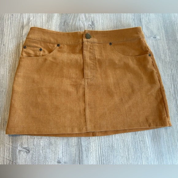 NWT Evenuel Large Women’s Mustard Yellow Corduroy Mini Skirt Pockets & Front Zip - Picture 1 of 7